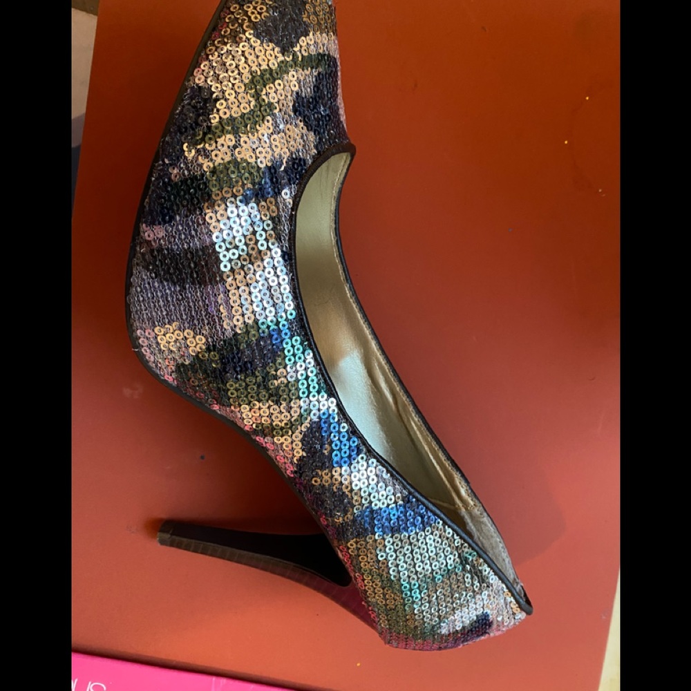Sequins shoes